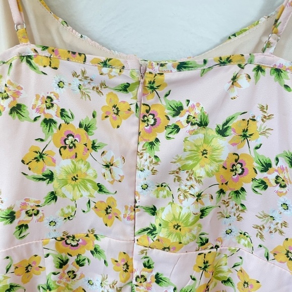 NWT BCBGeneration Pink‎ Floral Mini Dress Size 2 with Tiered Ruffle Details - Picture 8 of 8